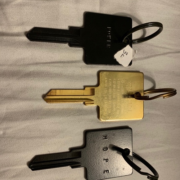 Giving Key Key Chains - Picture 3 of 6